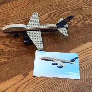 United Airlines Plane Building Set